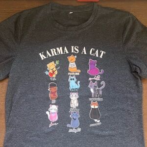 Gray Cat Graphic T-Shirt